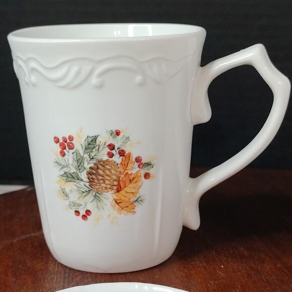 2‎ Gibson Pinecones & Holly Coffee Tea Mugs Cups & 2 Coasters Single Pinecone - Picture 1 of 12